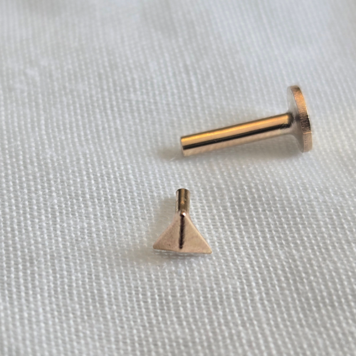 Pyramid Push Fit Labret in 14K Solid Gold
