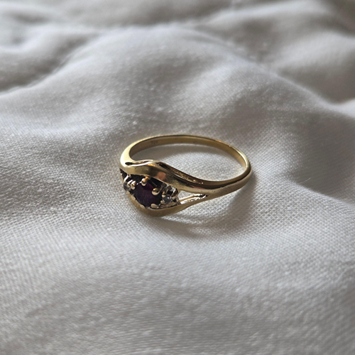 Vintage Ring with Ruby and Clear Stones in 14K Gold - Size 6