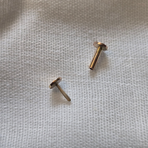 3mm Flat Dot Push Fit Labret in 14K Solid Gold