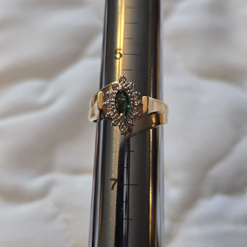 Vintage Ring with Emerald and Clear Stones in 14K Gold - Size 6