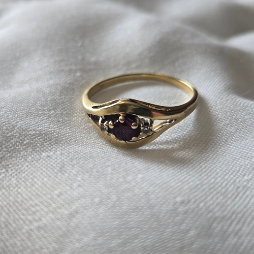Vintage Ring with Ruby and Clear Stones in 14K Gold - Size 6