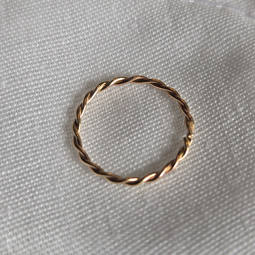 Twisted Seamless Ring in 14K Solid Gold