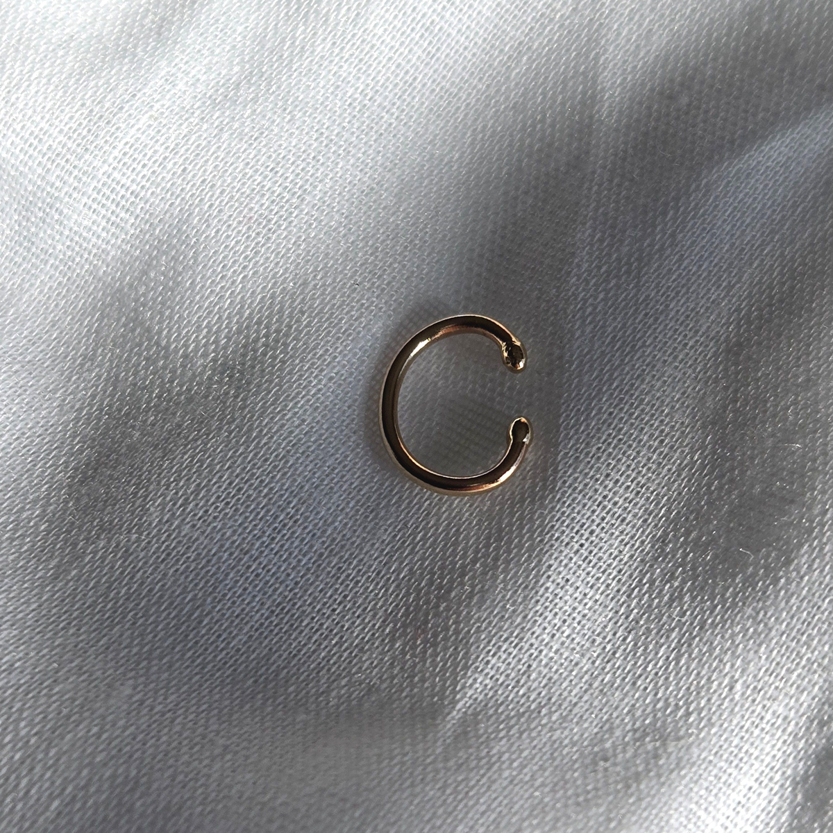 Single Band Ear Cuff with Bone Tips in 14K Solid Gold - No Piercing Required